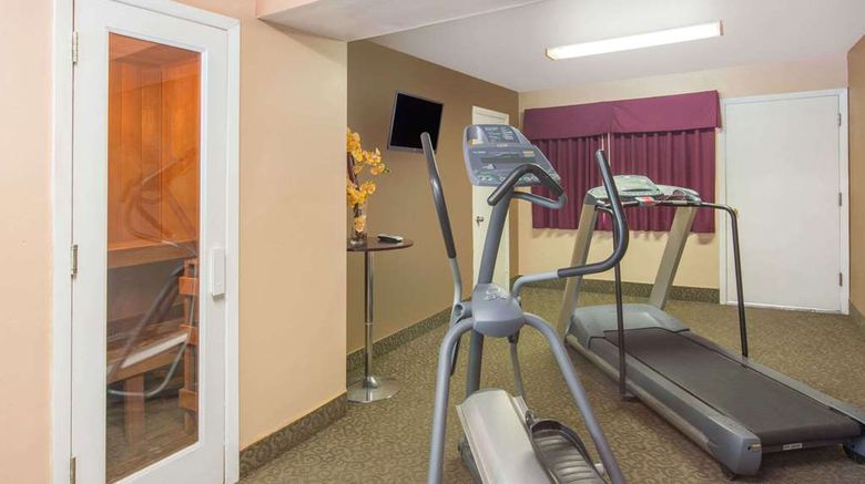 <b>Days Inn by Wyndham Redwood City Health</b>. Images powered by <a href="https://iceportal.shijigroup.com/" title="IcePortal" target="_blank">IcePortal</a>.