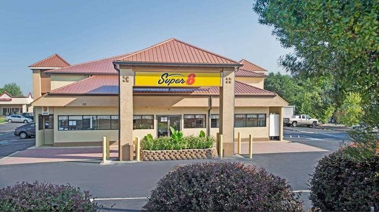 Super 8 Suwanee Exterior