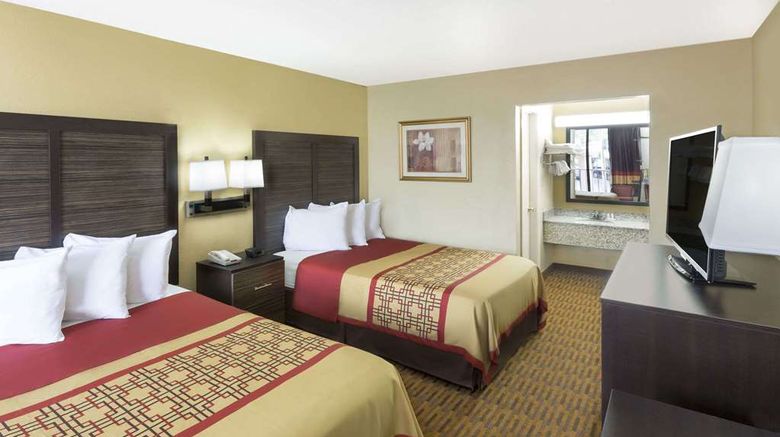 <b>Days Inn Columbus-North Fort Moore Room</b>. Images powered by <a href="https://iceportal.shijigroup.com/" title="IcePortal" target="_blank">IcePortal</a>.
