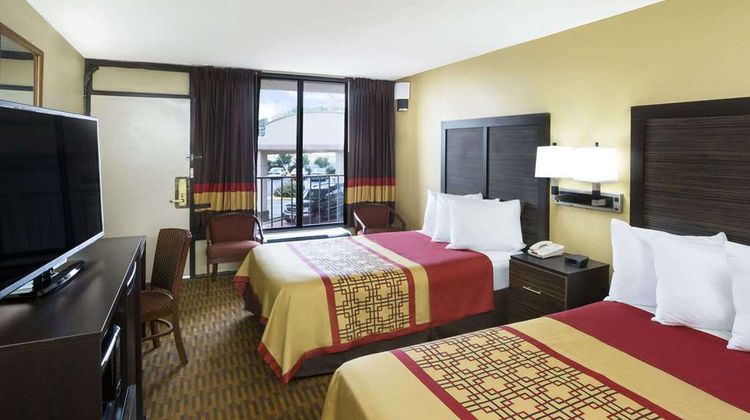 Days Inn Columbus-North Fort Moore Room