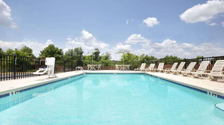 Days Inn Columbus-North Fort Moore Pool