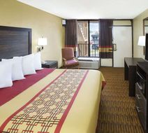 Days Inn Columbus-North Fort Moore Room