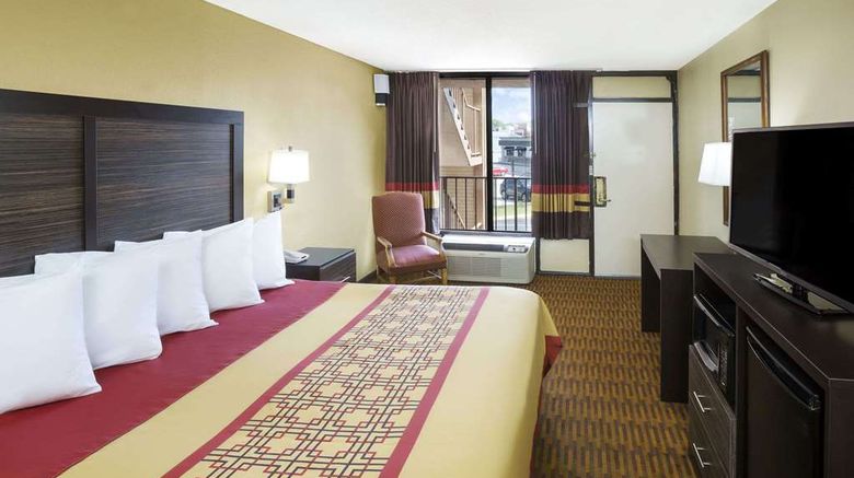 <b>Days Inn Columbus-North Fort Moore Room</b>. Images powered by <a href="https://iceportal.shijigroup.com/" title="IcePortal" target="_blank">IcePortal</a>.