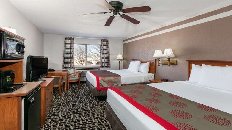 <b>Ramada Oklahoma City Airport North Room</b>. Images powered by <a href="https://iceportal.shijigroup.com/" title="IcePortal" target="_blank">IcePortal</a>.