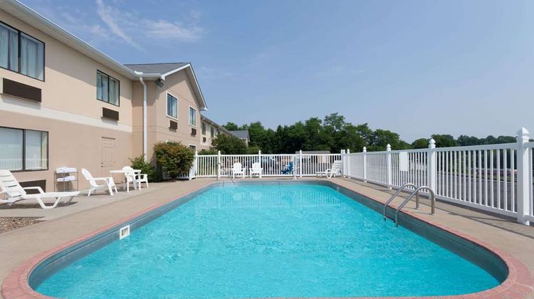 Ramada Limited Tell City Pool