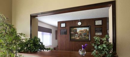 Super 8 Colorado Springs Airport Lobby