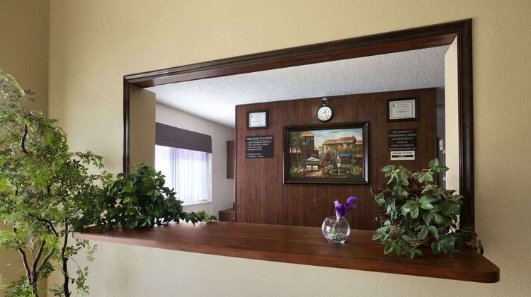 Super 8 Colorado Springs Airport Lobby