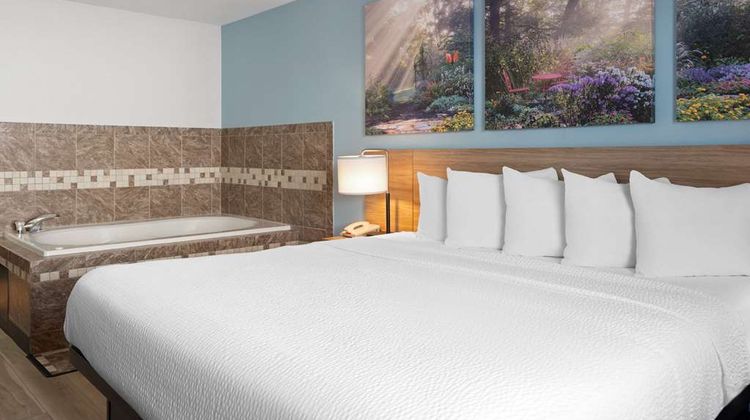 Days Inn Neenah Suite