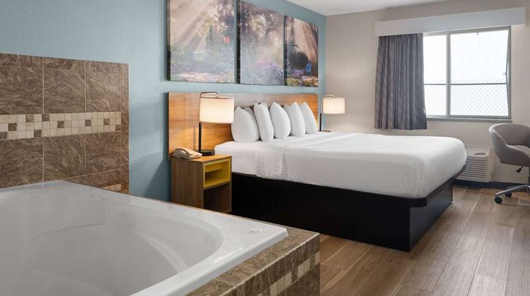 Days Inn Neenah Suite