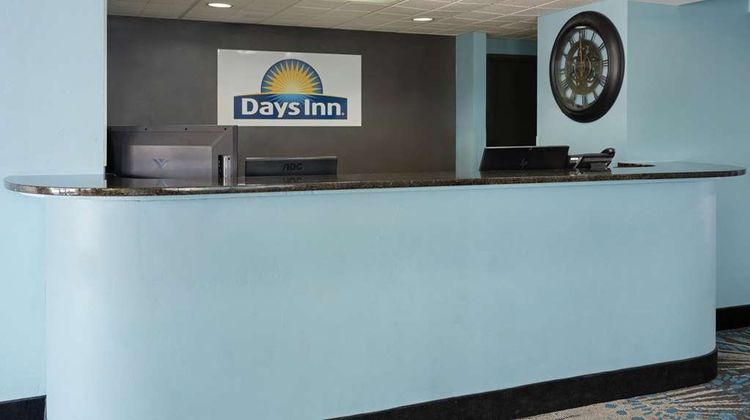Days Inn Neenah Lobby
