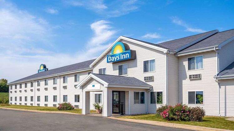 Days Inn Neenah Exterior