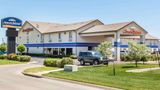 Howard Johnson Inn Wichita Airport Exterior