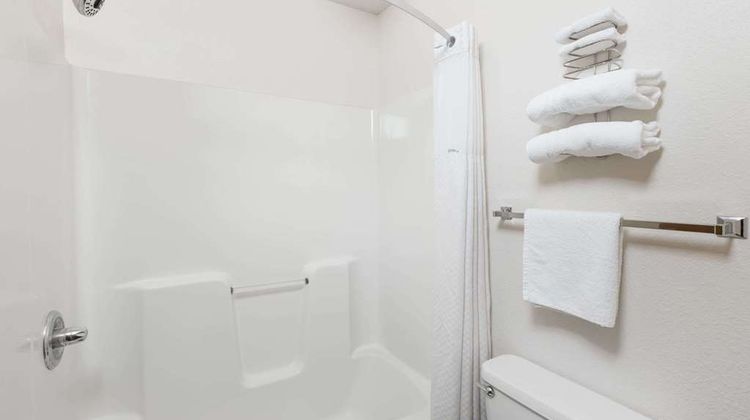 Howard Johnson Inn Wichita Airport Room