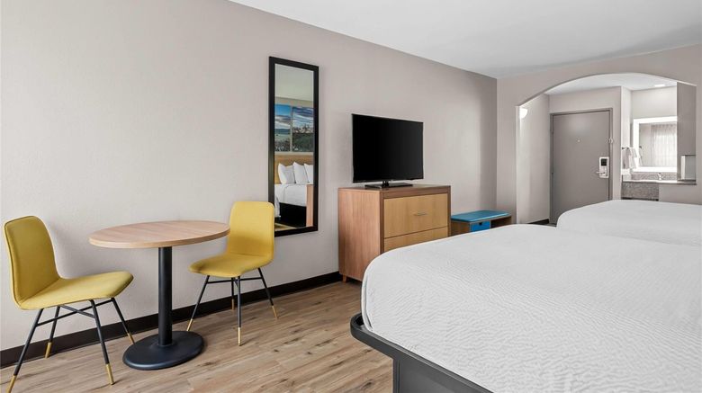 <b>Days Inn Dallas Plano Room</b>. Images powered by <a href="https://iceportal.shijigroup.com/" title="IcePortal" target="_blank">IcePortal</a>.