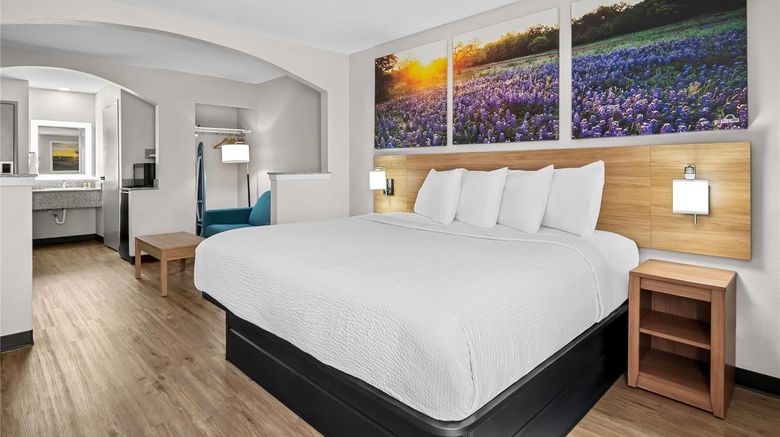<b>Days Inn Dallas Plano Suite</b>. Images powered by <a href="https://iceportal.shijigroup.com/" title="IcePortal" target="_blank">IcePortal</a>.