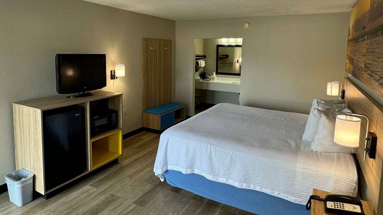 <b>Days Inn Crystal River Room</b>. Images powered by <a href="https://iceportal.shijigroup.com/" title="IcePortal" target="_blank">IcePortal</a>.