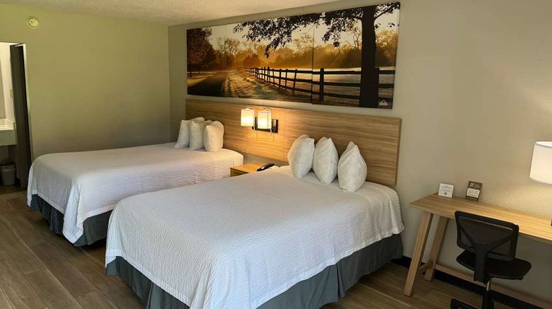 <b>Days Inn Crystal River Room</b>. Images powered by <a href="https://iceportal.shijigroup.com/" title="IcePortal" target="_blank">IcePortal</a>.