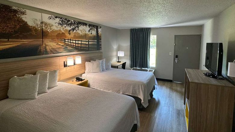 <b>Days Inn Crystal River Room</b>. Images powered by <a href="https://iceportal.shijigroup.com/" title="IcePortal" target="_blank">IcePortal</a>.