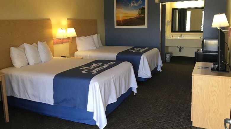 <b>Days Inn Crystal River Room</b>. Images powered by <a href="https://iceportal.shijigroup.com/" title="IcePortal" target="_blank">IcePortal</a>.