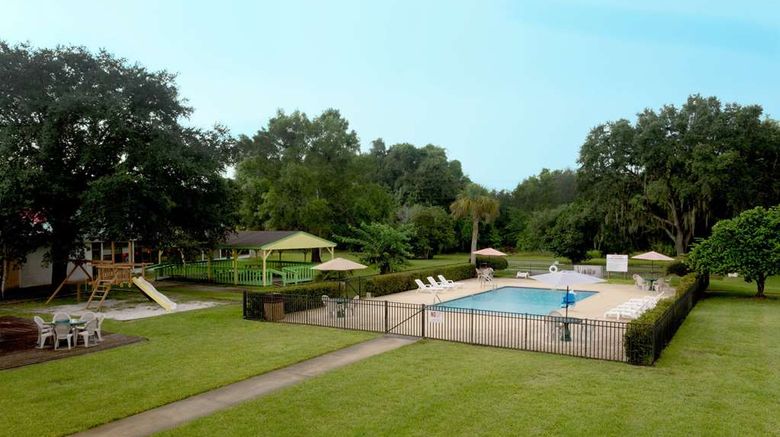 <b>Days Inn Crystal River Pool</b>. Images powered by <a href="https://iceportal.shijigroup.com/" title="IcePortal" target="_blank">IcePortal</a>.