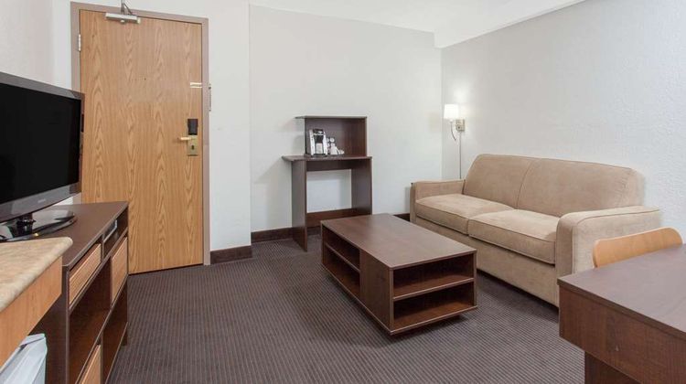 Super 8 Kenora Room