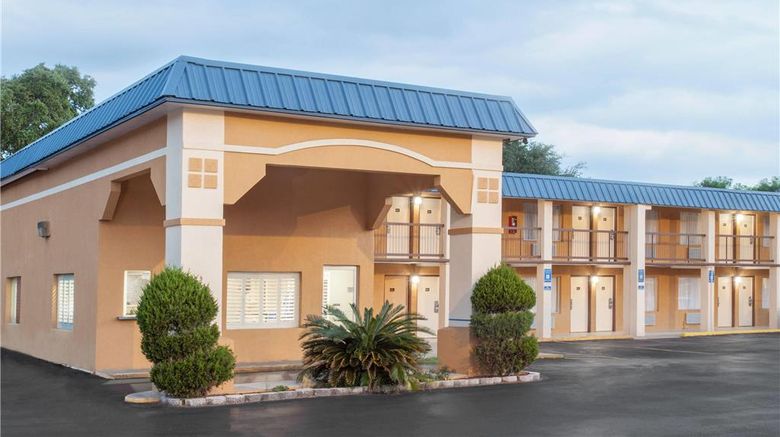 <b>Super 8 Port Royal/Beaufort Exterior</b>. Images powered by <a href="https://iceportal.shijigroup.com/" title="IcePortal" target="_blank">IcePortal</a>.