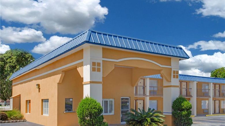 Super 8 Port Royal/Beaufort Exterior. Images powered by <a href="https://iceportal.shijigroup.com" target="_blank" rel="noopener">Ice Portal</a>.