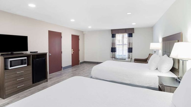 <b>Ramada Hendersonville Suite</b>. Images powered by <a href="https://iceportal.shijigroup.com/" title="IcePortal" target="_blank">IcePortal</a>.
