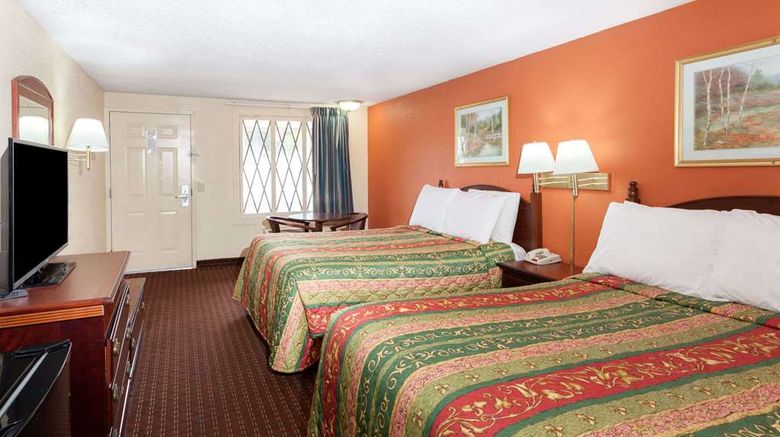 <b>Knights Inn Atlanta East Room</b>. Images powered by <a href="https://iceportal.shijigroup.com/" title="IcePortal" target="_blank">IcePortal</a>.