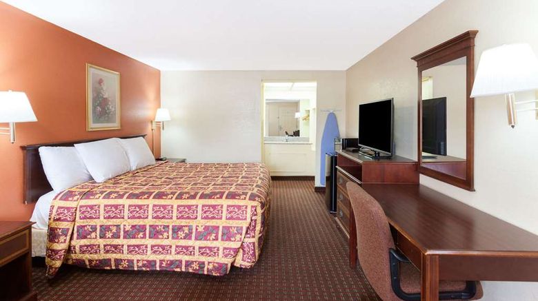 <b>Knights Inn Atlanta East Room</b>. Images powered by <a href="https://iceportal.shijigroup.com/" title="IcePortal" target="_blank">IcePortal</a>.