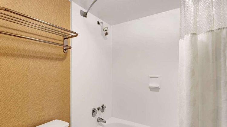 Ramada Limited Baltimore West Room