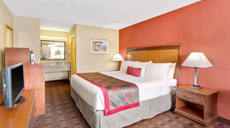Ramada Limited Baltimore West Room