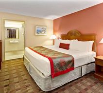 Ramada Limited Baltimore West Room