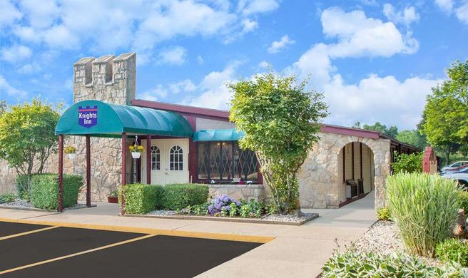 Knights Inn Battle Creek Exterior