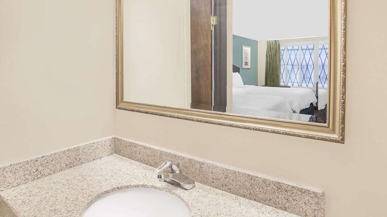 <b>Knights Inn Battle Creek Room</b>. Images powered by <a href="https://iceportal.shijigroup.com/" title="IcePortal" target="_blank">IcePortal</a>.