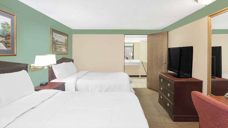 <b>Knights Inn Battle Creek Room</b>. Images powered by <a href="https://iceportal.shijigroup.com/" title="IcePortal" target="_blank">IcePortal</a>.