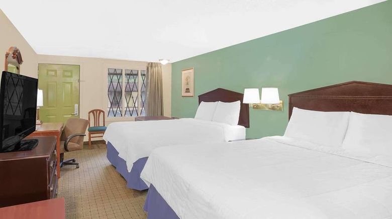 <b>Knights Inn Battle Creek Room</b>. Images powered by <a href="https://iceportal.shijigroup.com/" title="IcePortal" target="_blank">IcePortal</a>.