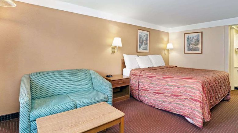 <b>Knights Inn Charleston East Room</b>. Images powered by <a href="https://iceportal.shijigroup.com/" title="IcePortal" target="_blank">IcePortal</a>.
