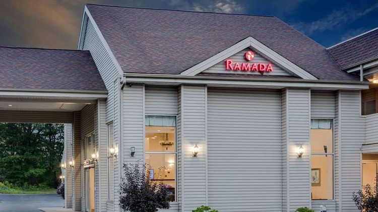 Ramada Cleveland Airport West Exterior