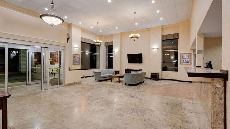 <b>Ramada Cleveland Airport West Lobby</b>. Images powered by <a href="https://iceportal.shijigroup.com/" title="IcePortal" target="_blank">IcePortal</a>.