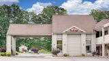 Ramada Cleveland Airport West Exterior