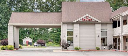 Ramada Cleveland Airport West Exterior