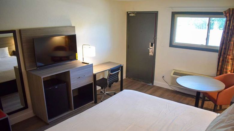 <b>Ramada Cleveland Airport West Room</b>. Images powered by <a href="https://iceportal.shijigroup.com/" title="IcePortal" target="_blank">IcePortal</a>.