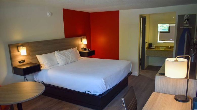 <b>Ramada Cleveland Airport West Room</b>. Images powered by <a href="https://iceportal.shijigroup.com/" title="IcePortal" target="_blank">IcePortal</a>.