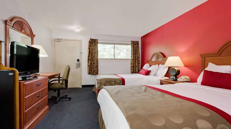 <b>Ramada Cleveland Airport West Room</b>. Images powered by <a href="https://iceportal.shijigroup.com/" title="IcePortal" target="_blank">IcePortal</a>.
