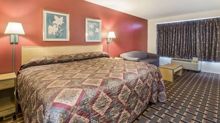 Knights Inn Cleveland Room