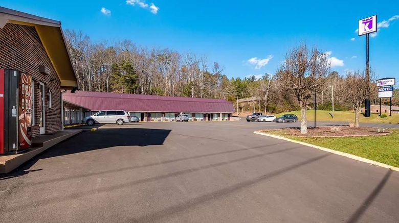 <b>Knights Inn Cleveland Exterior</b>. Images powered by <a href="https://iceportal.shijigroup.com/" title="IcePortal" target="_blank">IcePortal</a>.