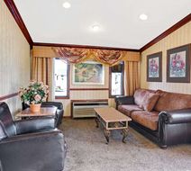 Knights Inn Madison Heights Lobby