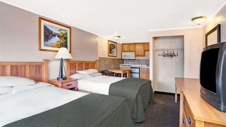 <b>Knights Inn Madison Heights Room</b>. Images powered by <a href="https://iceportal.shijigroup.com/" title="IcePortal" target="_blank">IcePortal</a>.
