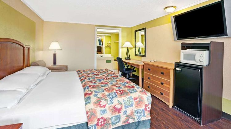 Knights Inn Madison Heights Room